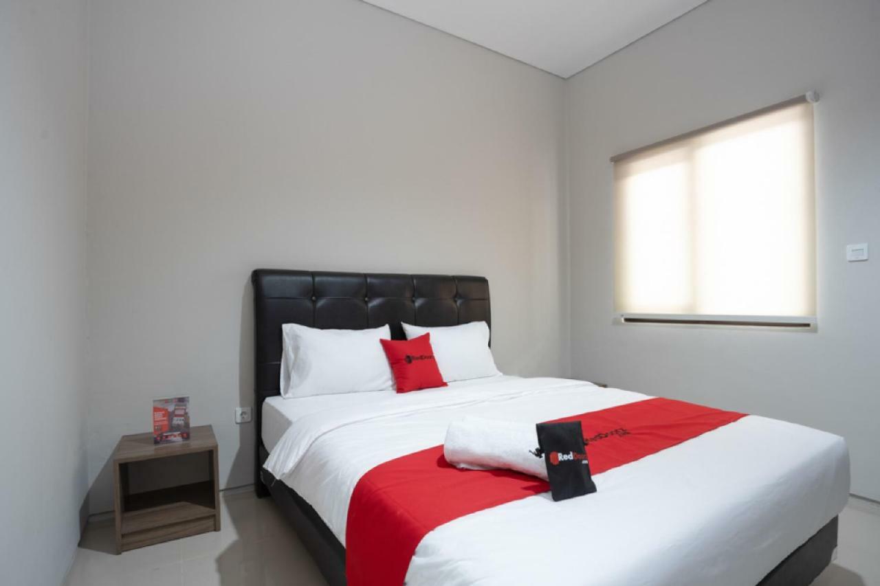 Reddoorz Plus Near Jiexpo Kemayoran Jakarta Exterior photo